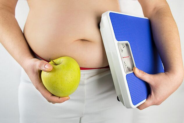 Preparation for weight loss includes weighing yourself and reducing daily calories. 